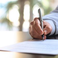 istock_signing_010320