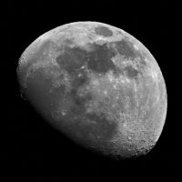 istock_11420_moon