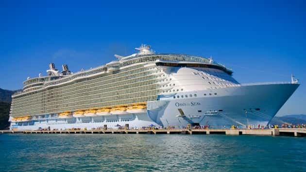 Passenger on 'Oasis of the Seas' cruise ship dies after going overboard ...