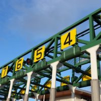 istock_21420_horseracetrack