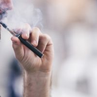 istock_32620_vaping