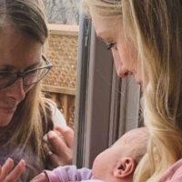 Woman S Emotional Post Shows Mom With Covid 19 Meeting Grandchild Through Glass Mycentraloregon Com