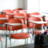 istock_101620_emptyclassdesks