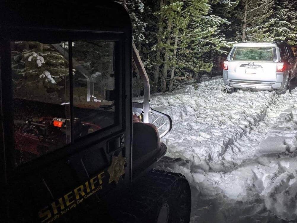 STUCK MOTORISTS RESCUED FROM NEAR TAGHUM BUTTE - Vimarsana News