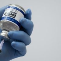 istock_11121_covidvaccvialinjection