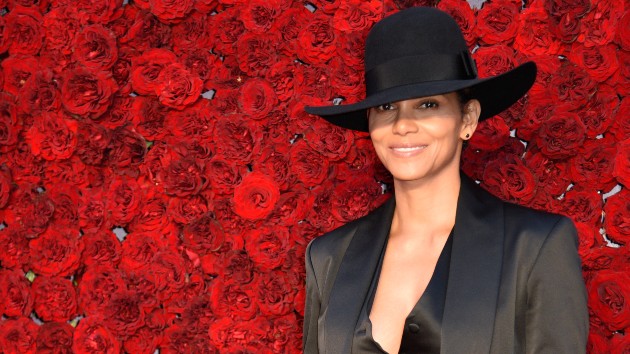 Halle Berry laughs off critics claiming she "can't keep a man" - Vimarsana News