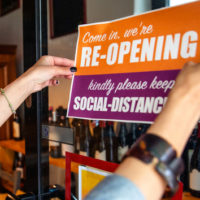 istock_072121_restaurantreopen