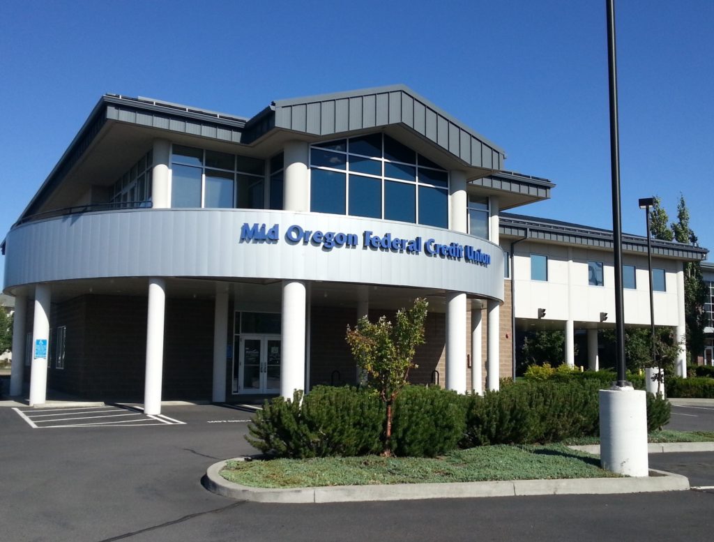 Bend Bulletin Honors Mid Oregon Credit Union | MyCentralOregon.com