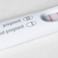 istock_100621_pregnancytest