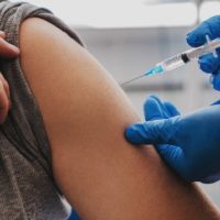 istock_101421_vaccine