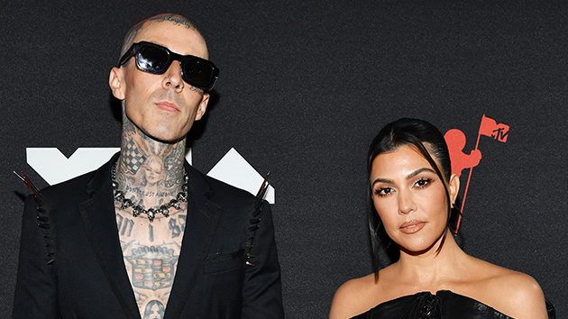 Kourtney Kardashian announces engagement to Travis Barker: "Forever" - Vimarsana News