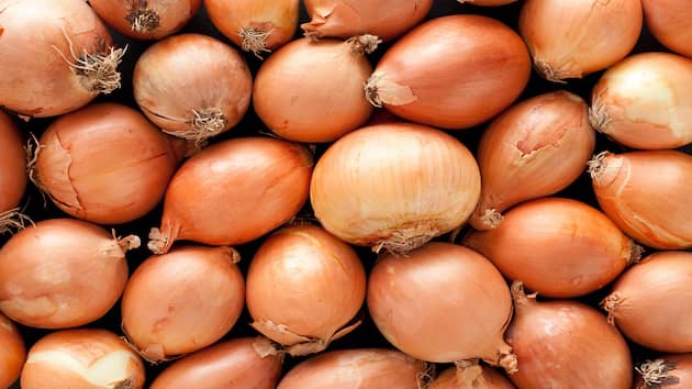 Fresh whole onions linked to salmonella outbreak in 37 states: CDC - Vimarsana News