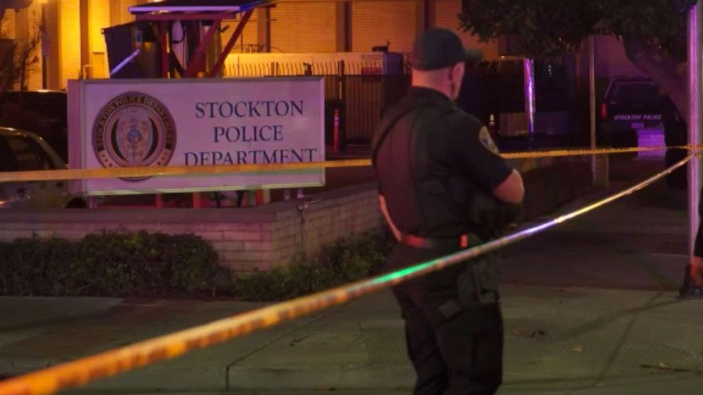 Armed man killed after allegedly charging at officers outside police headquarters in California - Vimarsana News