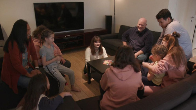 American family in Poland takes in more than 20 Ukrainian refugees - Vimarsana News
