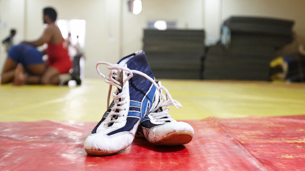 Teen wrestler born without legs becomes state champion in Virginia - Vimarsana News