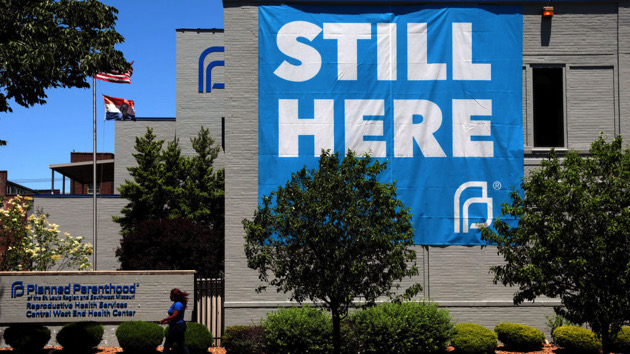 How abortion clinics are preparing for possible fall of Roe v. Wade - Vimarsana News