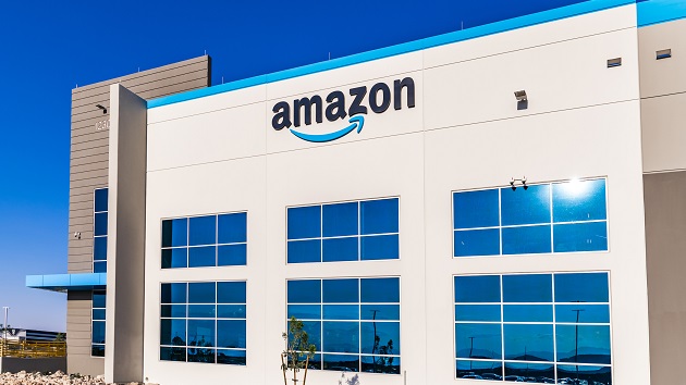 Group behind first-ever U.S. Amazon union backs campaigns at 2 warehouses - Vimarsana News