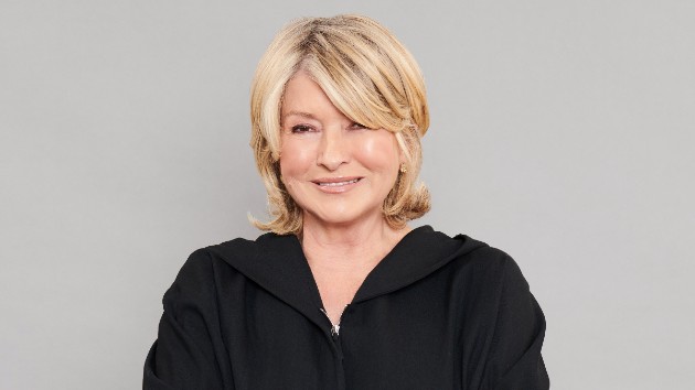 Martha Stewart mourns pet peacocks that were "devoured" by coyotes - Vimarsana News