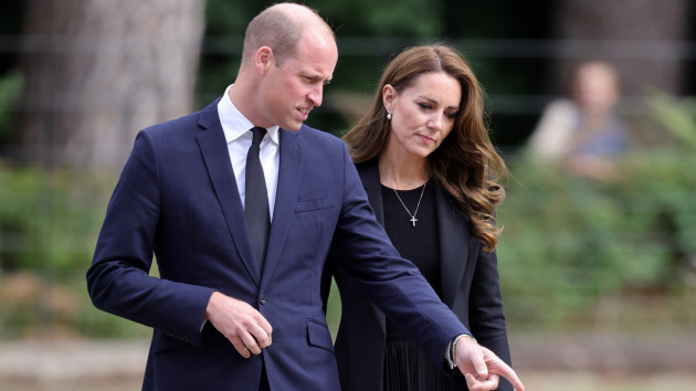 Prince William, Kate view tributes left for Queen Elizabeth II at Sandringham - Vimarsana News