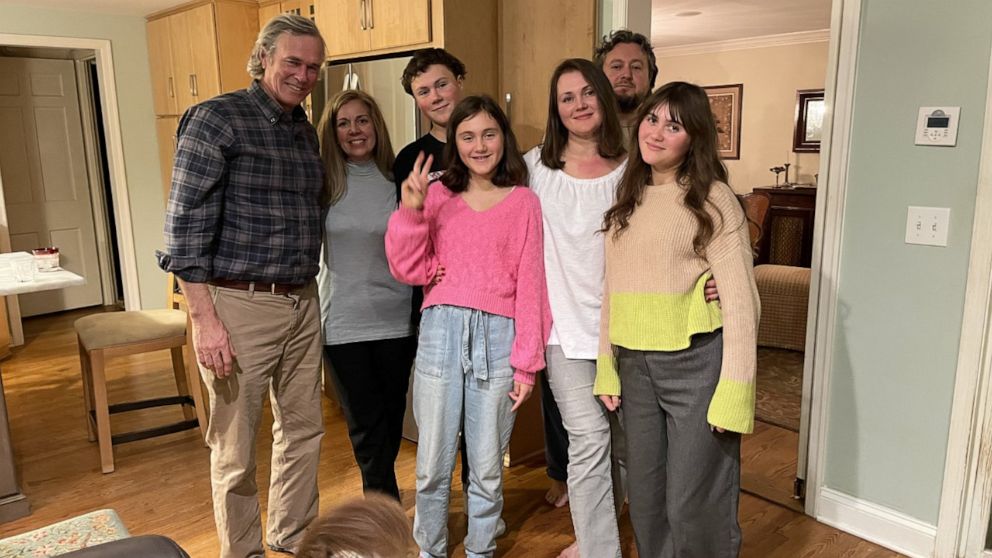 American family welcomes Ukrainians to Thanksgiving table - Vimarsana News