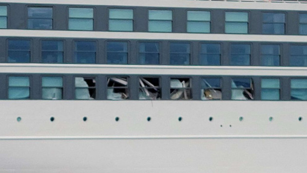 'Rogue wave' strikes Antarctic cruise ship, leaves one dead and four injured - Vimarsana News