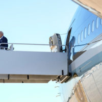 wh_010522_bidenairforceonesalute