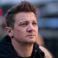 e_jeremy_renner_hawkeye_01032022628673