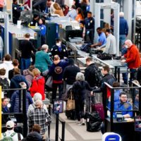 gettyimages_airportsecurity_030123682343