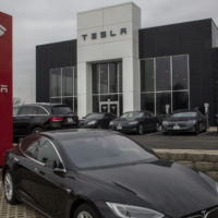 getty_3623_tesladealership511715