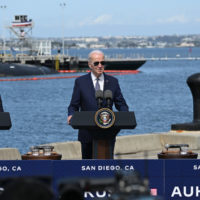 getty_31423_bidenukaussiepms463010