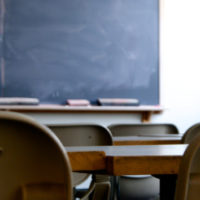 gettyrf_9122_emptyclasschalkboard317618