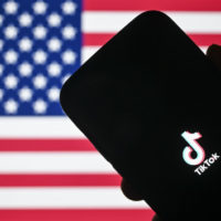 getty_31623_tiktokusflag287601