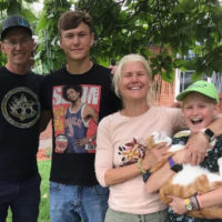 thompson-family-ht-lv-230321_1679444537378_hpembed_1x1_99228129728109