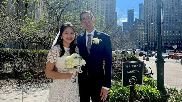 What Trump indictment? New Yorkers get married amid chaos just steps from court - Vimarsana News