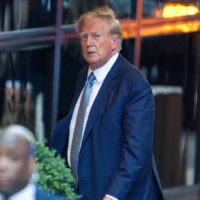 42923_trump-gty-ps-230428_1682689939790_hpmain639021