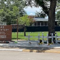 abcnews_robbelementary_051823731178