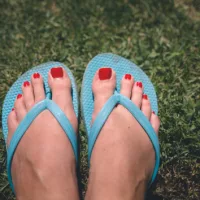 gettyrf_61623_flipflops956432
