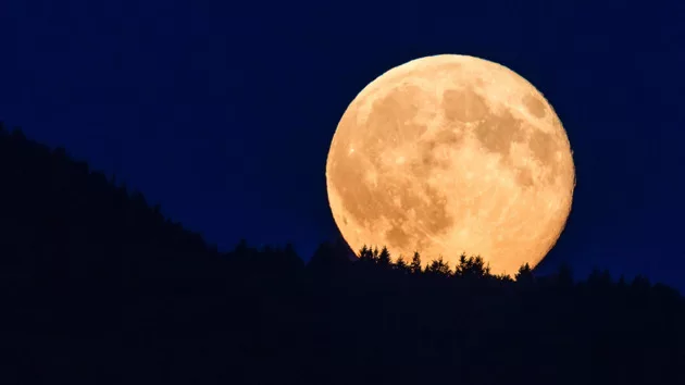 Look up! August's 'blue supermoon' won't be seen again until 2037 - Vimarsana News