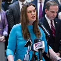 gettyimages_sarahsanders_091223235969