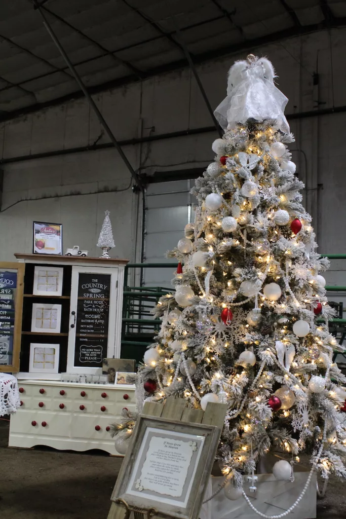 Prineville Hospice Auction Nets More Than $180,000 - Vimarsana News
