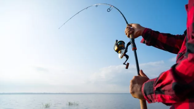 Fishermen help rescue man who had been trapped in crashed truck for nearly a week - Vimarsana News