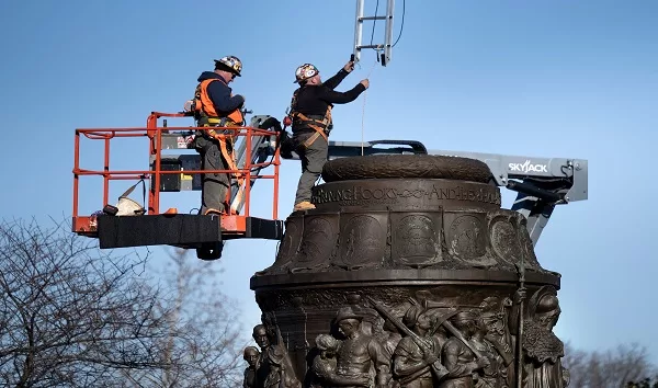Confederate monuments spark debate about how cities remember their history - Vimarsana News