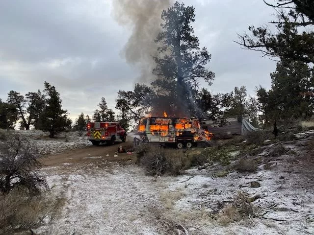 Bend Firefighters Put Out RV Fire Near Juniper Ridge - Vimarsana News