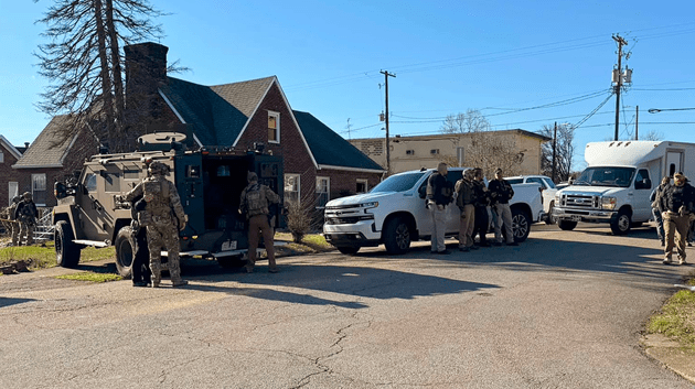 Tennessee fugitive wanted in killing of deputy caught after dayslong ...