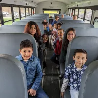 kinder-fiesta-2023-bus