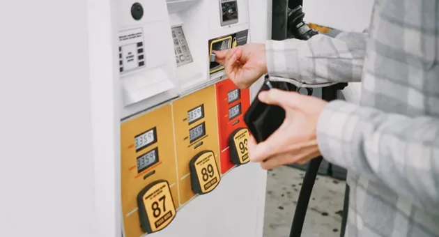 gettyimages_gaspump_052324687192