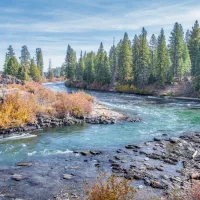 aviewofthedeschutesriverfromthehikingtrail