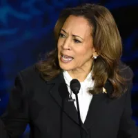 kamala-harris-debate-presidential-gty-lv-240910-7_1726021255451_hpmain_2408412