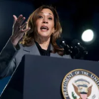 kamala-harris-1-gty-dp-420924_1727220808946_hpmain910702