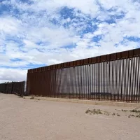 g_borderwall_112024427081